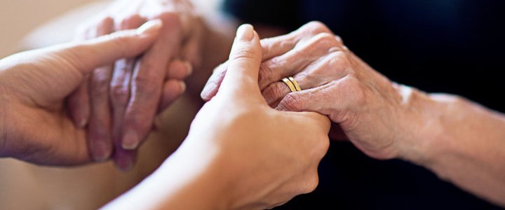 A Growing Movement Of ‘Death Doulas’ Is Rethinking How We Die